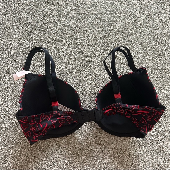 Victoria's Secret Lightly Lined Black and Red Heart Print Bra Size 34D - Picture 4 of 5